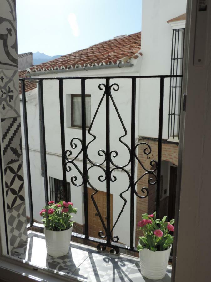 Casa Las Tres Conchas Yunquera Bagian luar foto